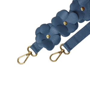 Alça de ombro larga de couro legítimo Rê Grande By Tascheers com costuras reforçadas e mosquetões com ferragem dourada premium.
