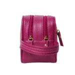 Necessaire de couro legítimo Dani Monocromática By Tascheers com acabamento unificado em uma só cor, fechamento em zíper e formato compacto estruturado.