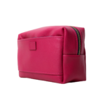 Necessaire de couro legítimo Jussara Grande By Tascheers com amplo espaço interno, formato estruturado maxi, fechamento em zíper e acabamento artesanal de alto padrão.