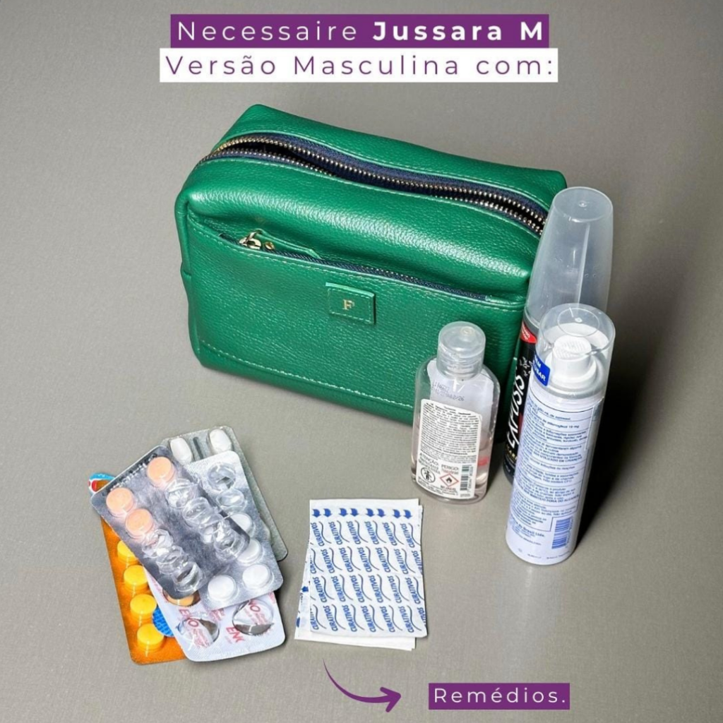 Necessaire de couro legítimo Jussara Média By Tascheers com tamanho intermediário, formato estruturado, fechamento em zíper e acabamento artesanal premium.