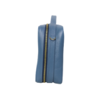Necessaire de couro legítimo Miguel Média By Tascheers com formato retangular estruturado, fechamento em zíper metálico e acabamento artesanal de alto padrão.