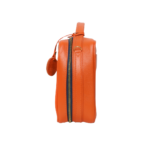 Necessaire de couro legítimo Miguel Média By Tascheers com formato retangular estruturado, fechamento em zíper metálico e acabamento artesanal de alto padrão.