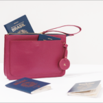 Pasta Passaporte Ray em couro 100% legítimo: design inteligente e compacto para manter seus documentos de viagem protegidos com máxima sofisticação.