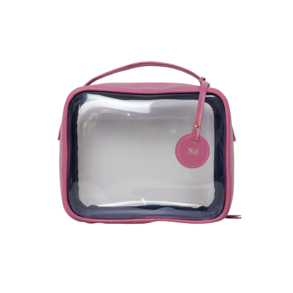 Necessaire de couro legítimo e plástico cristal Luísa Monocromática Média By Tascheers no estilo maletinha com transparência, zíper tom sobre tom e tag de couro removível.